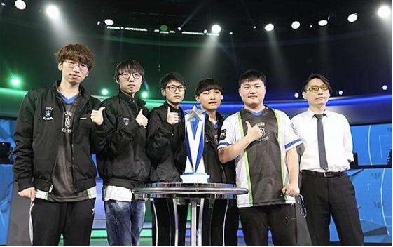 更是一个优 更是一个优